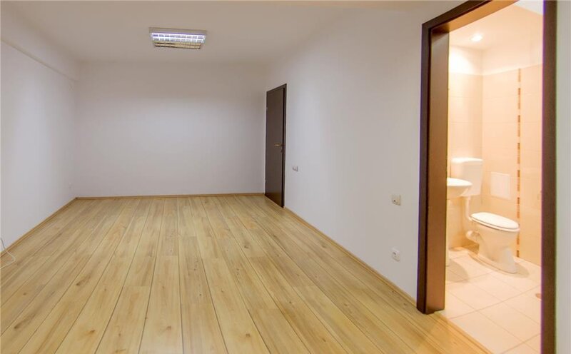 Piata Victoriei/ A.I.Cuza- imobil birou, 12 camere,450mp